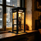✨📞 PROMO FLASH 50% ! Lampe Cabine Téléphonique Vintage – Noir Mat, Lumière Chaude, 9x9x21 cm, Piles, Décoration Rétro Urbaine, Idéale Bureau & Chambre 🏮