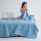 📢❄️ PROMO FLASH 50% ! Couette d'Été Rafraîchissante – Tissu Respirant, Lavable en Machine, Ultra-Douce, Design Bicolore Réversible, 8 Coloris, Idéale Nuits d'Été 💤