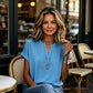 👕✨ PROMO FLASH 50% ! Haut Femme Décontracté Encolure en V – Tissu Fluide Respirant, Manches Courtes, Coupe Élégante, Plusieurs Couleurs & Tailles, Parfait pour Bureau & Quotidien 🌿