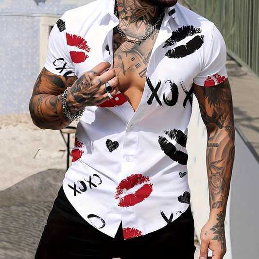👔🔥 PROMO FLASH 50% ! Chemise Homme Imprimé Baisers XOXO – Tissu Léger Infroissable, Col Classique, Manches Courtes Décontractées 💋