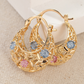 📢⏰ PROMO FLASH 50% ! Boucles d'oreilles Créoles Croissant Plaqué Or – Détails en Filigrane, Fleurs en Émail Rose & Bleu, Crochet Sécurisé, Style Bohème Chic ✨
