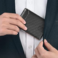 📢💳 PROMO FLASH 50% ! Portefeuille Minimaliste Homme avec Blocage RFID – Cuir Carbone, 11 Emplacements, Clip Acier Inox, Ultra-Slim, Idéal Voyage & Quotidien ✨