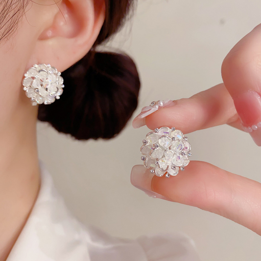 💎 50% DE RÉDUCTION ! 🌸 Boucles d’Oreilles Puces Florales Étincelantes – Design Classique, Confort Léger & Détail Scintillant – Parfaites pour le Quotidien et les Occasions Spéciales ✨💖
