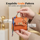 👛 50% DE RÉDUCTION ! 🔑 Mini Porte-Monnaie avec Porte-Clés – Cuir PU Texturé, Boucle Dorée & Ruban Décoratif – Chic, Compact et Pratique pour le Quotidien ✨💖