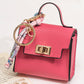 👛 50% DE RÉDUCTION ! 🔑 Mini Porte-Monnaie avec Porte-Clés – Cuir PU Texturé, Boucle Dorée & Ruban Décoratif – Chic, Compact et Pratique pour le Quotidien ✨💖
