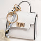 👛 50% DE RÉDUCTION ! 🔑 Mini Porte-Monnaie avec Porte-Clés – Cuir PU Texturé, Boucle Dorée & Ruban Décoratif – Chic, Compact et Pratique pour le Quotidien ✨💖