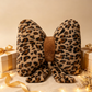 🐆 -50% ! 🎀 Coussin Nœud Papillon Imprimé Léopard – Fausse Fourrure Lapin + Coton PP – Soutien Lombaire – Décor Canapé/Lit/Bureau 🛋️