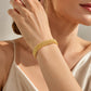 💎 -50% ! ✨ Bracelet Large en Maille Tressée – Plaqué Or 14 Carats – Alliage – Style Luxe – Cadeau Idéal pour Elle 🎁